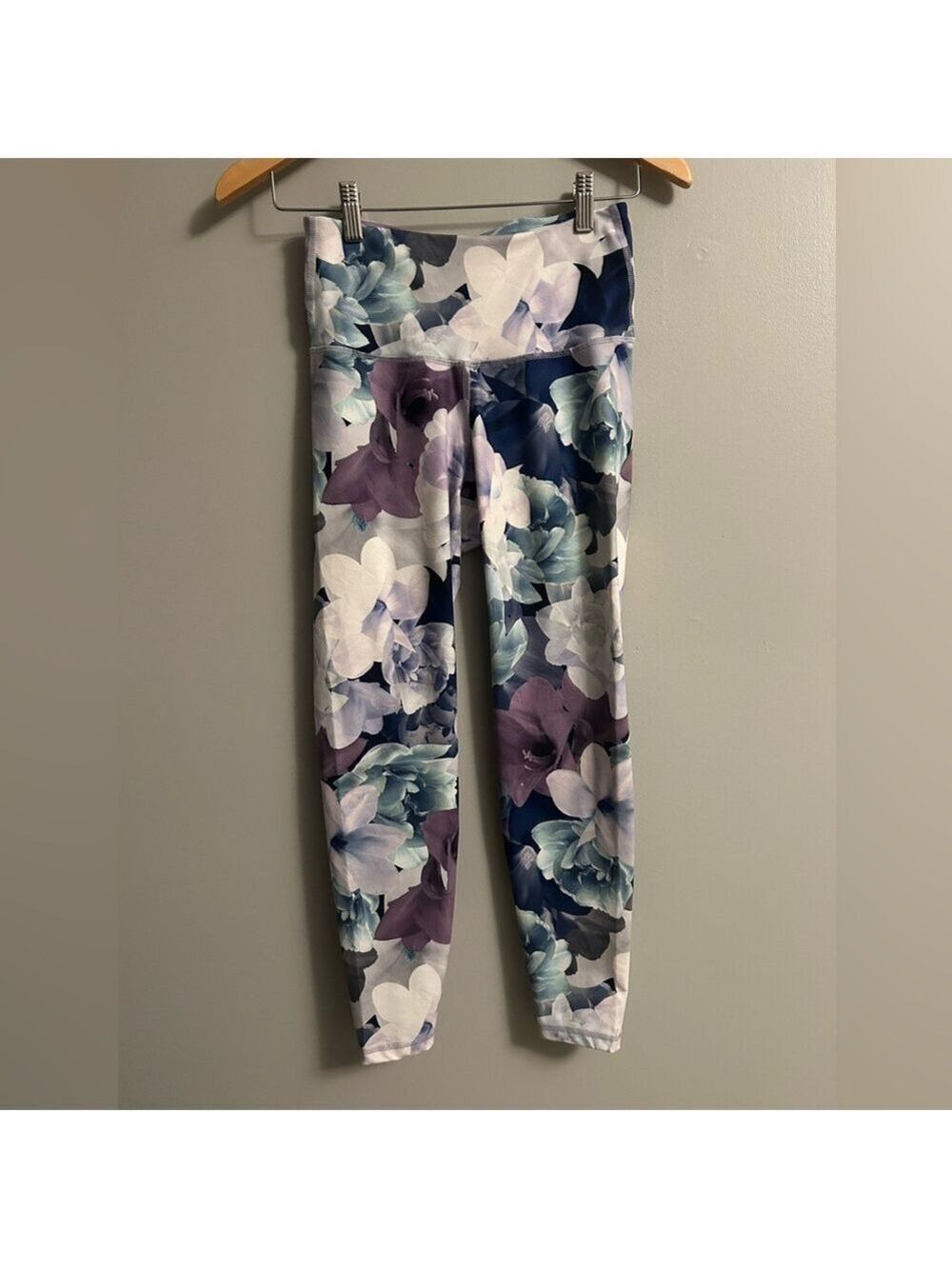Old Navy Elevate Leggings with Blue and Purple Floral Design